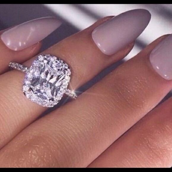 Beautiful 3ct CZ Halo Diamond Ring - Picture 2 of 2